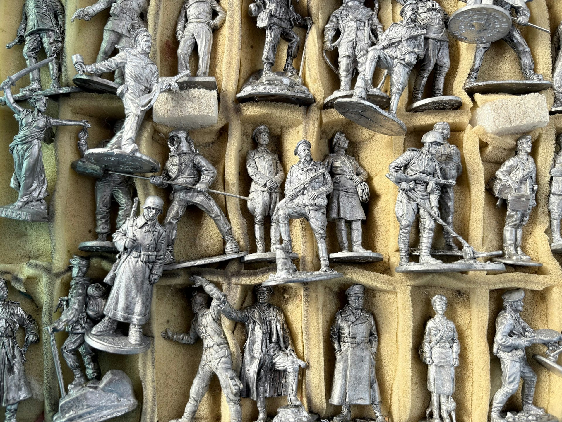 Warhammer 40K Hobby Night at Bards & Cards — San Diego